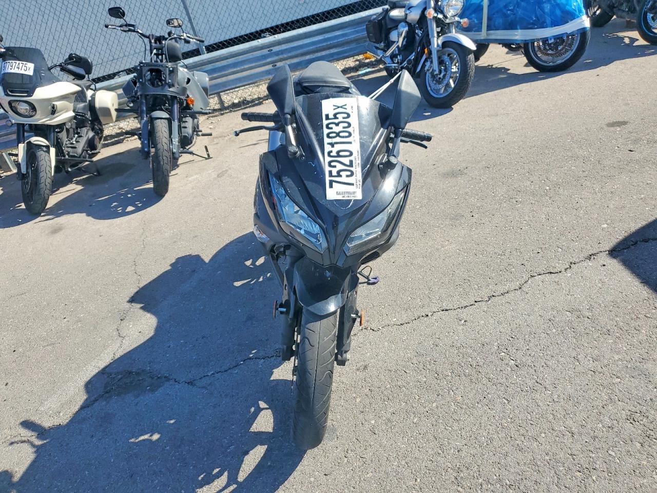 2015 Kawasaki Ex VIN JKAEX8A10FDA22585 photo 2