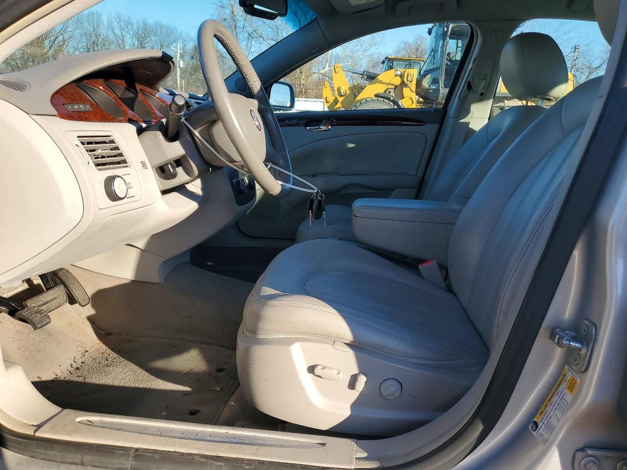 2011 Buick Lucerne VIN 1G4HC5EM5BU152351 photo 7