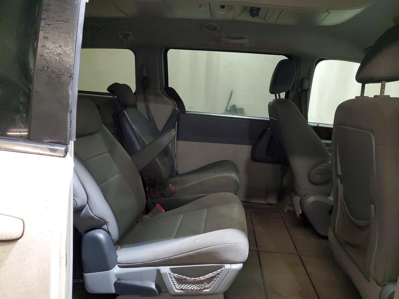 2010 Chrysler Minivan VIN 2A4RR5D14AR232275 photo 11
