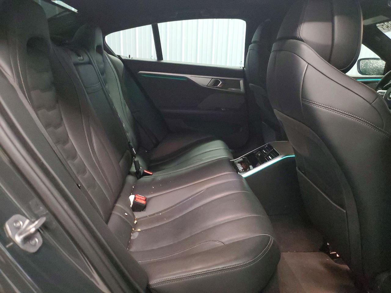 2024 BMW 8 series VIN WBAGV2C06RCP13405 photo 10