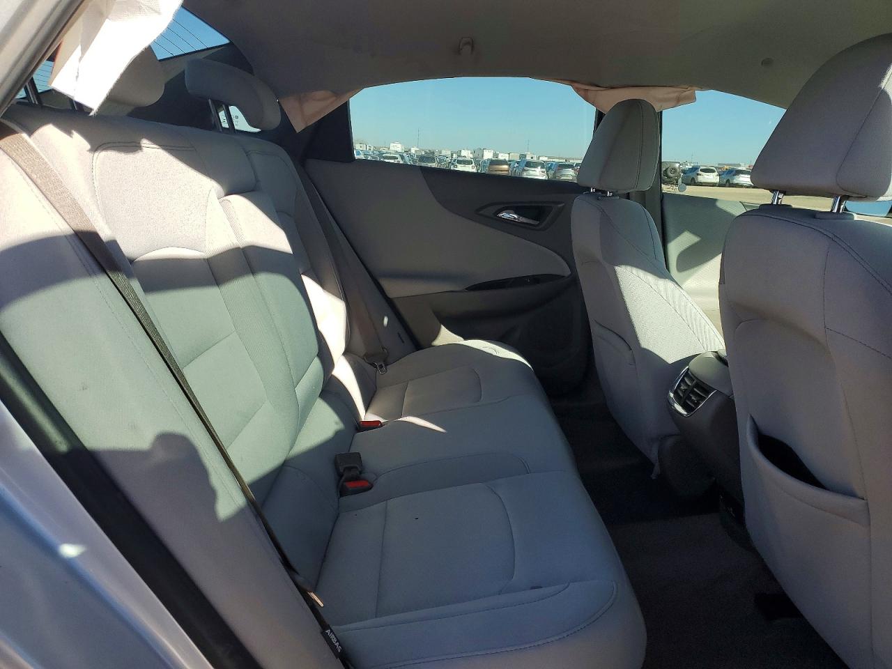 2018 Chev Malibu VIN 1G1ZD5ST0JF157390 photo 10