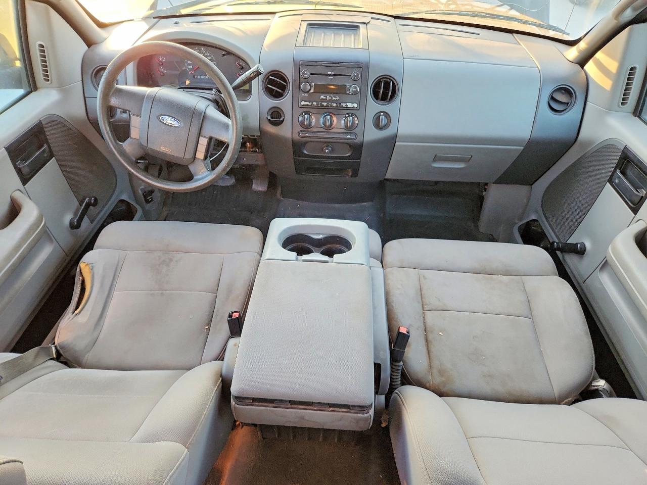 2005 Ford F150 VIN 1FTRX12W95NA59780 photo 8