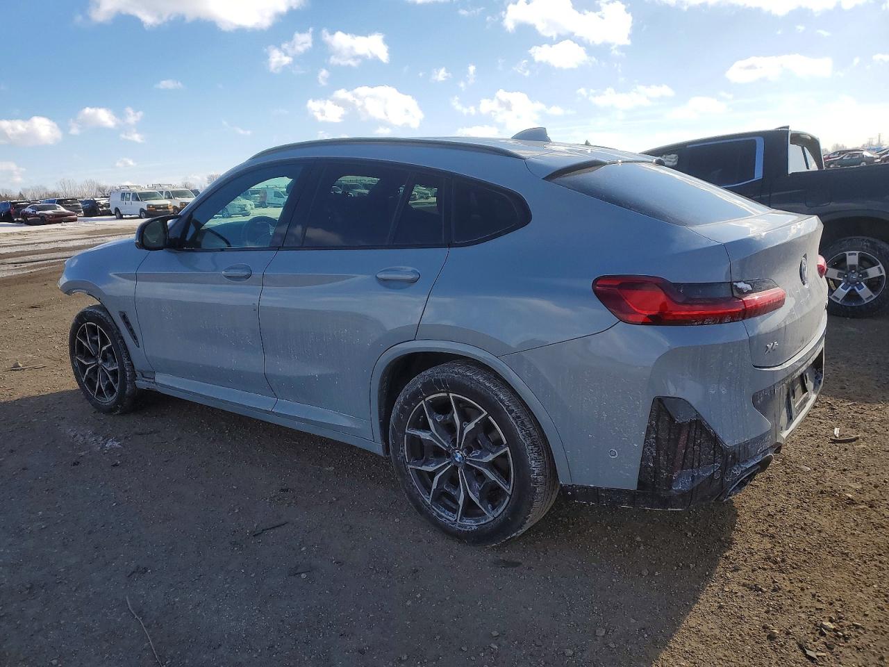 2022 BMW X4 VIN 5UX43DT0XN9K58992 photo 2