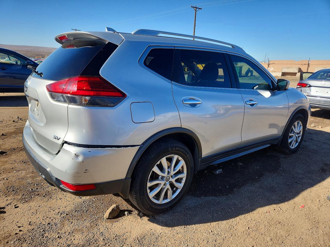 2017 Rogue VIN JN8AT2MT9HW391142 photo 3