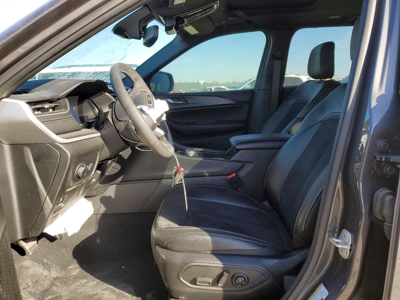 2024 Jeep Grand cher VIN 1C4RJHAG6R8528221 photo 7
