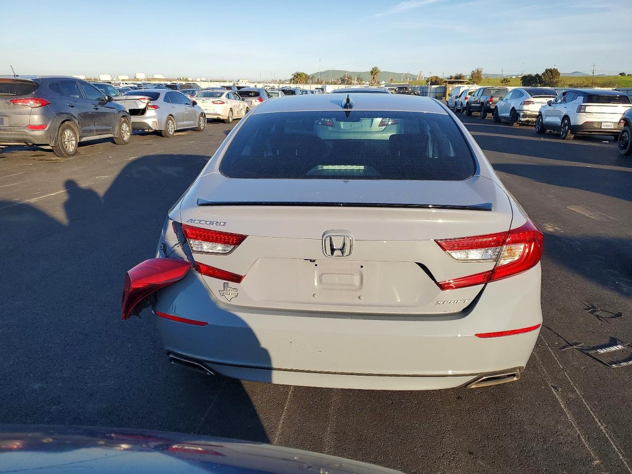 2022 Honda Accord VIN 1HGCV1F31NA016250 photo 6