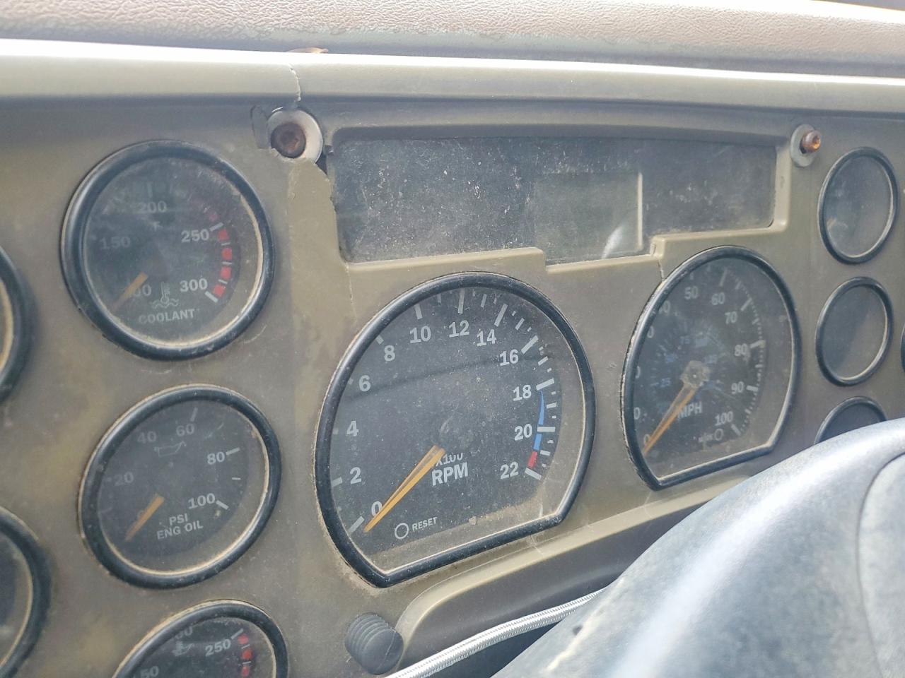 2002 MACK All models VIN 1M2AG11C42M001884 photo 8