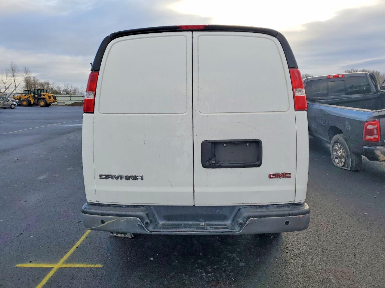 2022 GMC Savana VIN 1GTW7BF74N1178100 photo 6