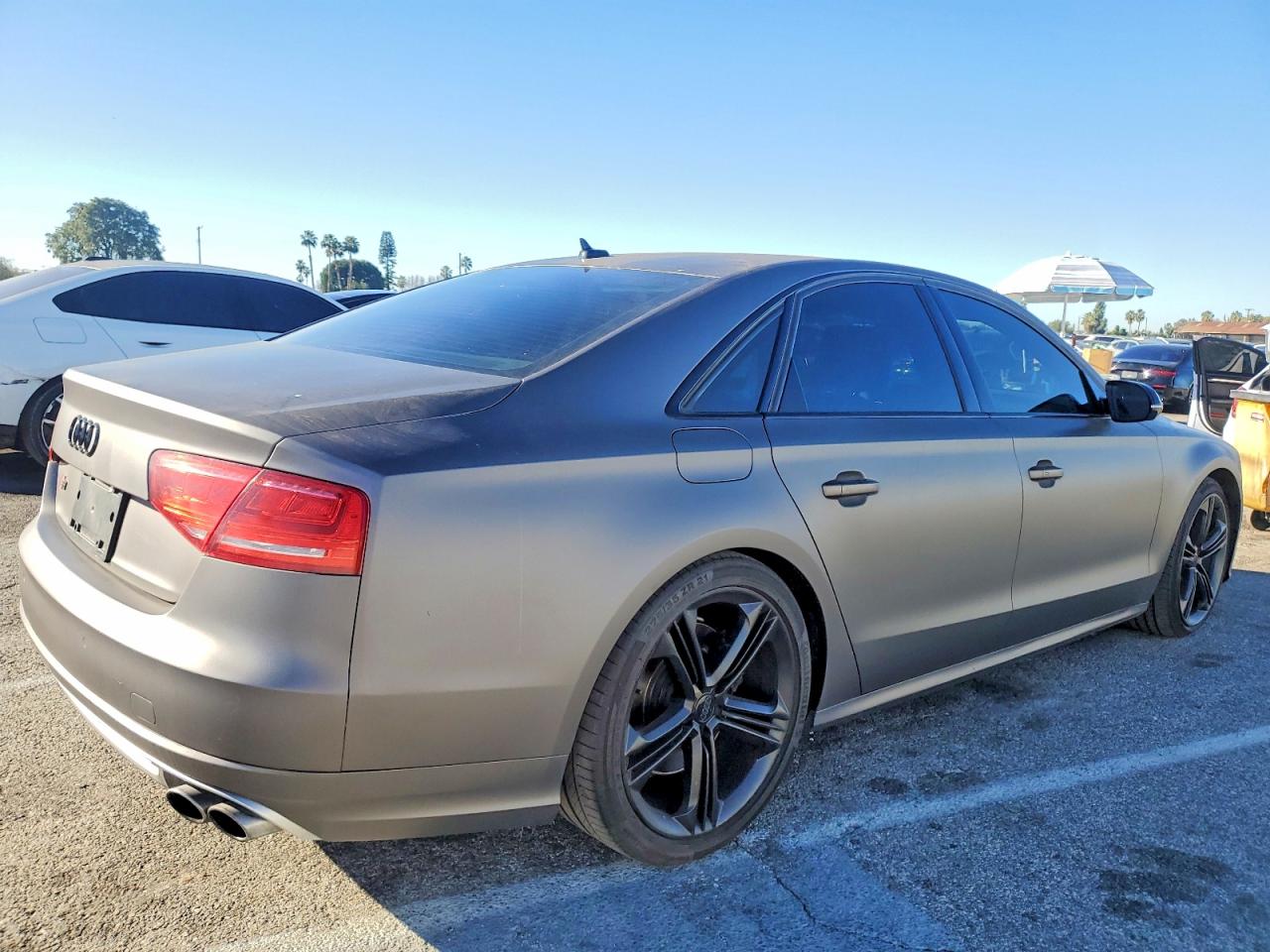 2013 Audi S8 VIN WAUD2AFD4DN007731 photo 3