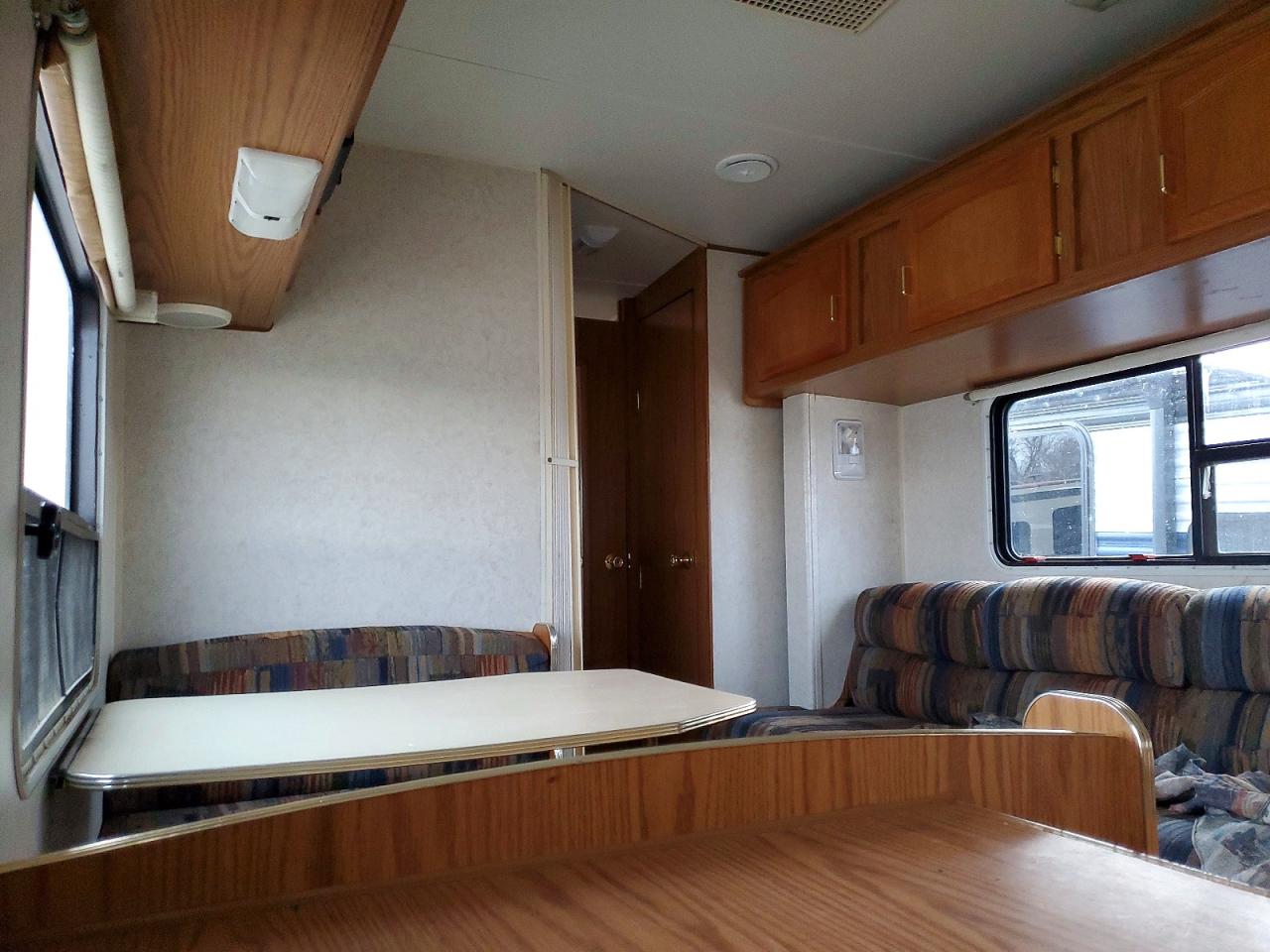 2001 JAYCO 5th wheel VIN 1UJCJ02N815DB0516 photo 6