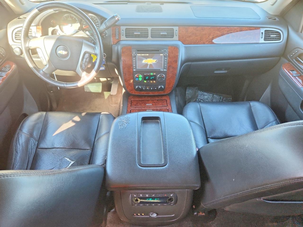 2013 Chevrolet Suburban VIN 1GNSCKE0XDR227547 photo 8