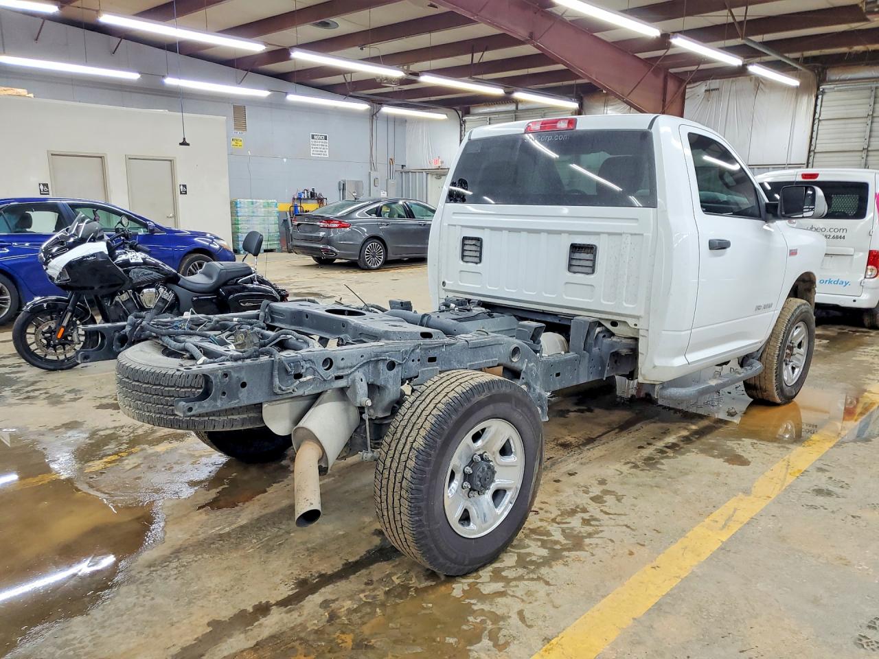 2022 Ram 2500 VIN 3C6MR5AJ7NG315464 photo 3