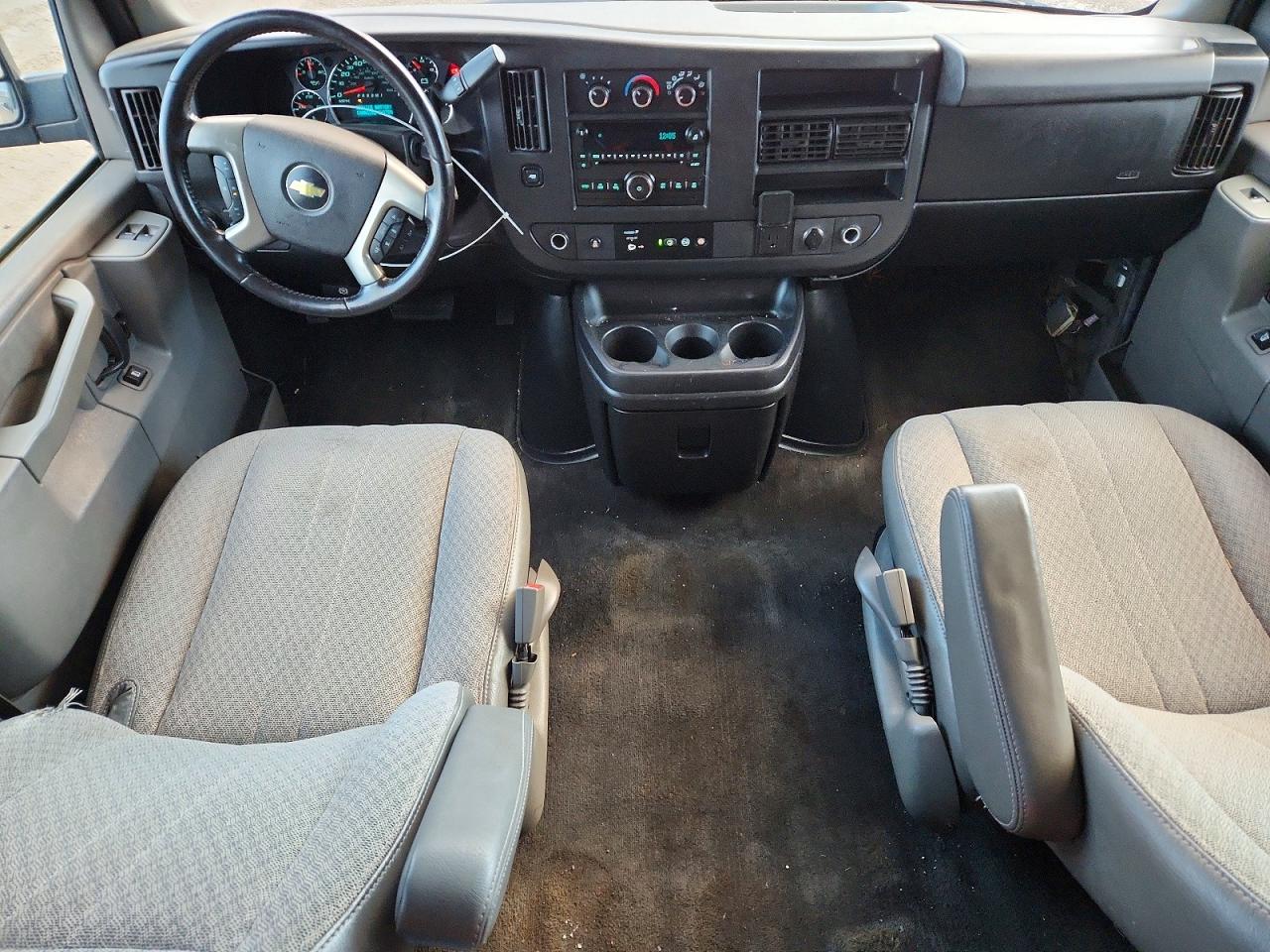2017 Chevrolet Express VIN 1GAZGPFG0H1275320 photo 8