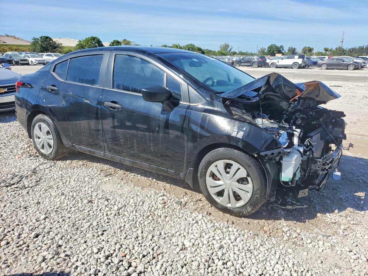2020 Nissan Versa VIN 3N1CN8DV7LL865352 photo 4