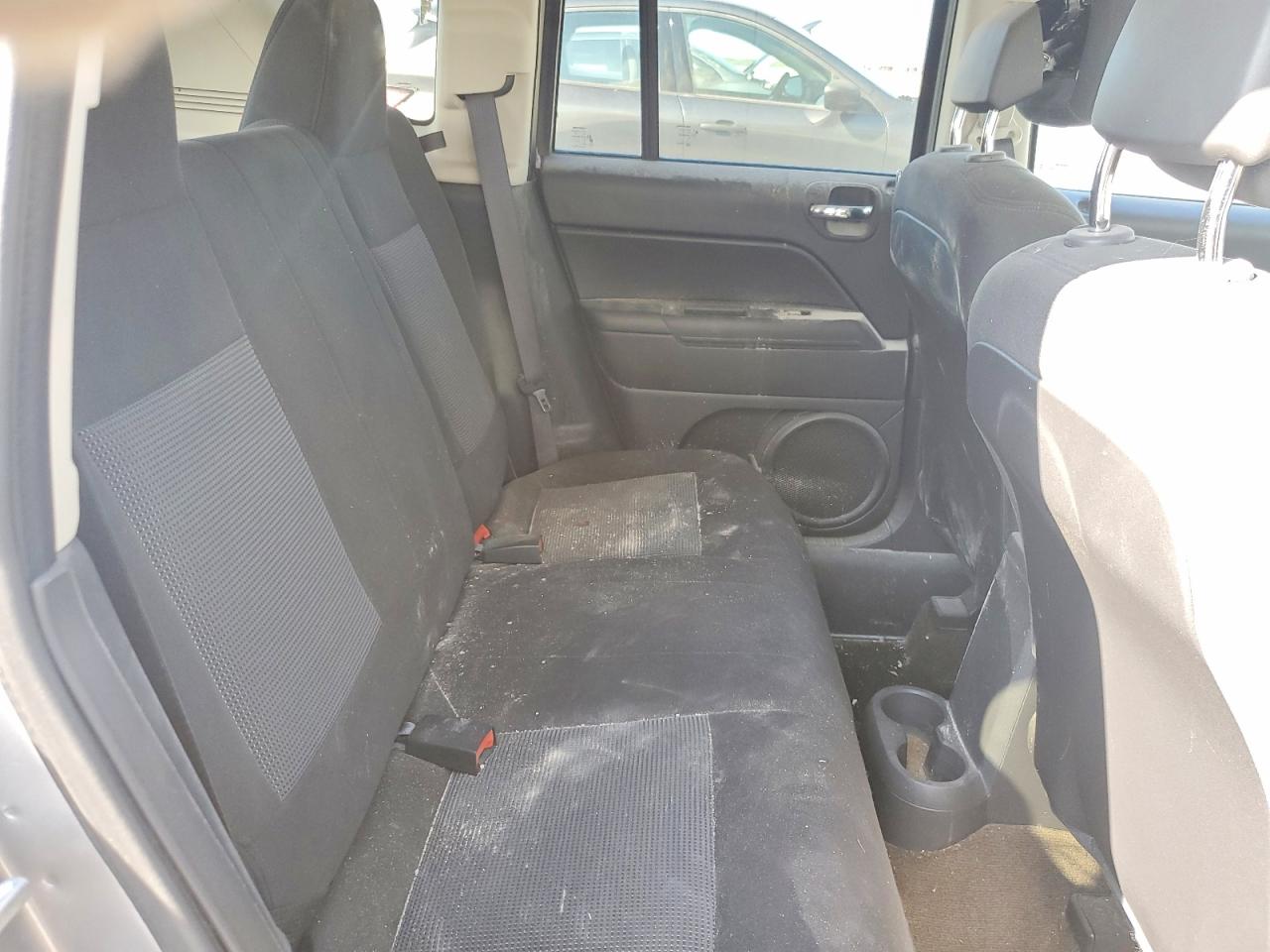 2016 Jeep Compass VIN 1C4NJCBA3GD611556 photo 10