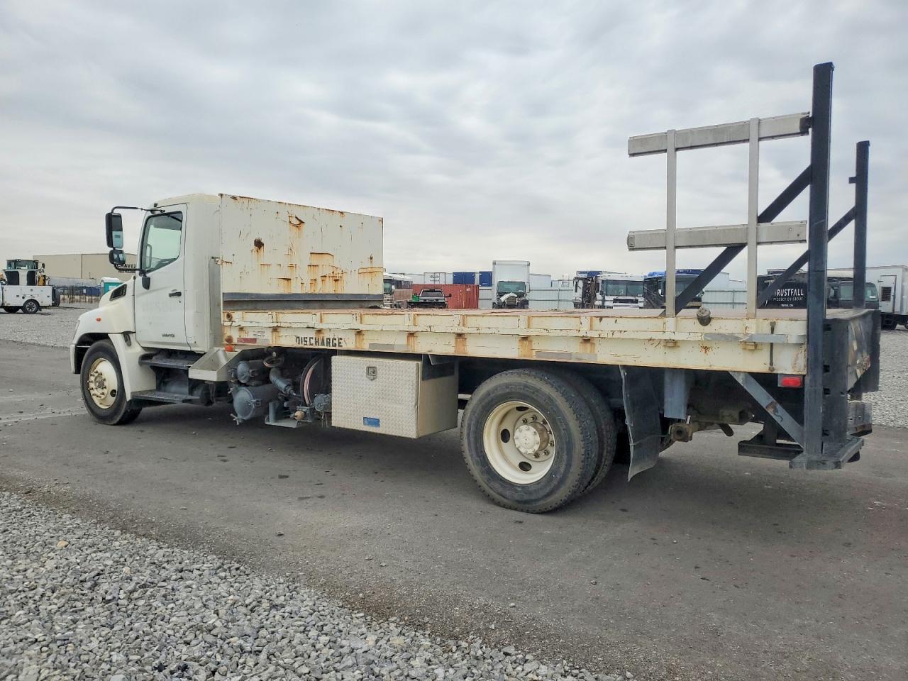 2013 HINO All models VIN 5PVNJ8JV4D4S55549 photo 2