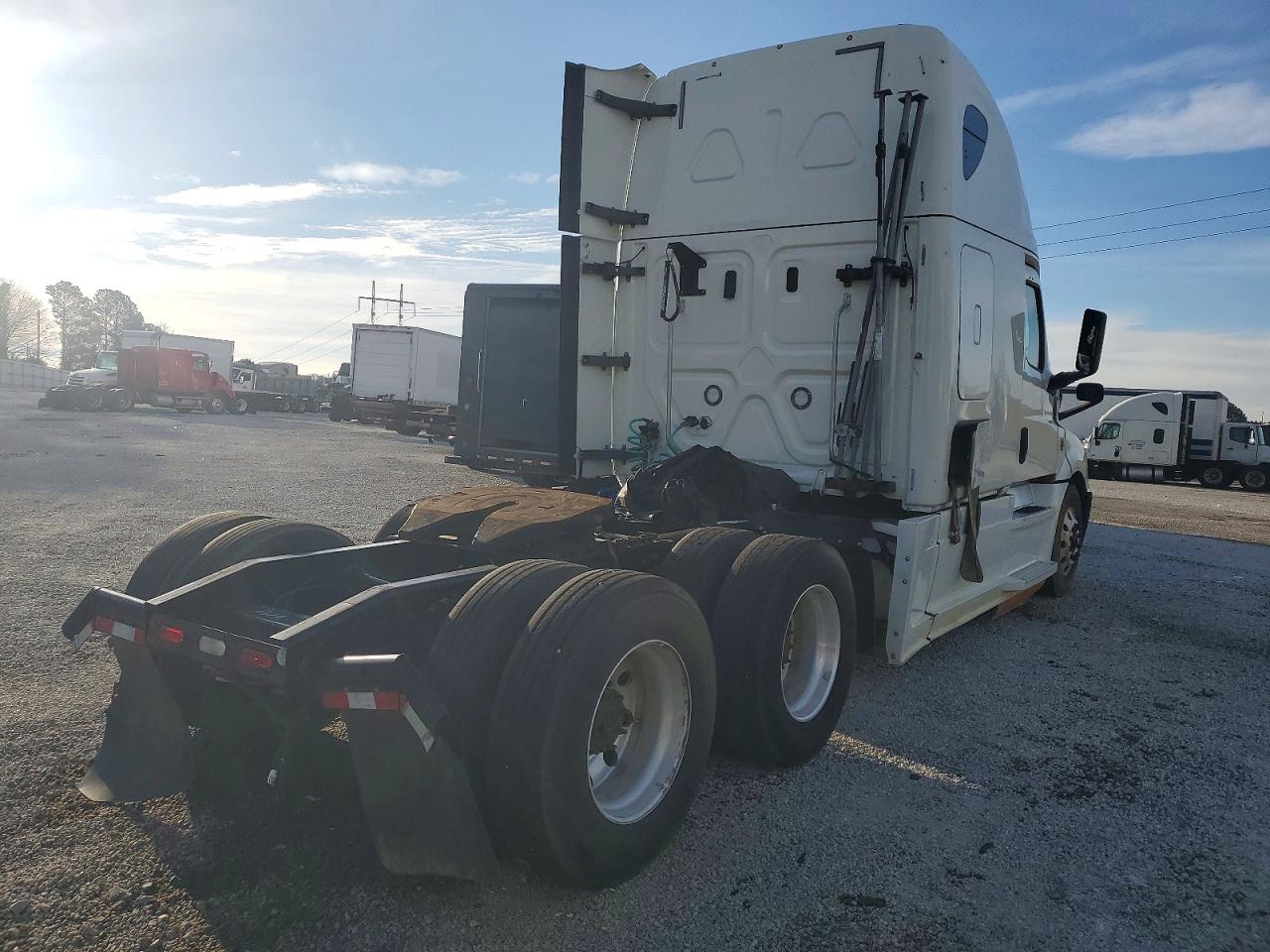 2019 FREIGHTLINER All other VIN 3AKJHHDR6KSKT6574 photo 4