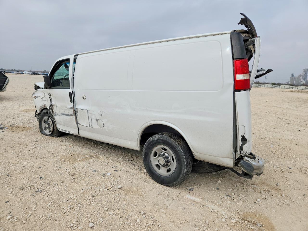2014 CHEVROLET Express VIN 1GCWGFCA8E1914088 photo 2