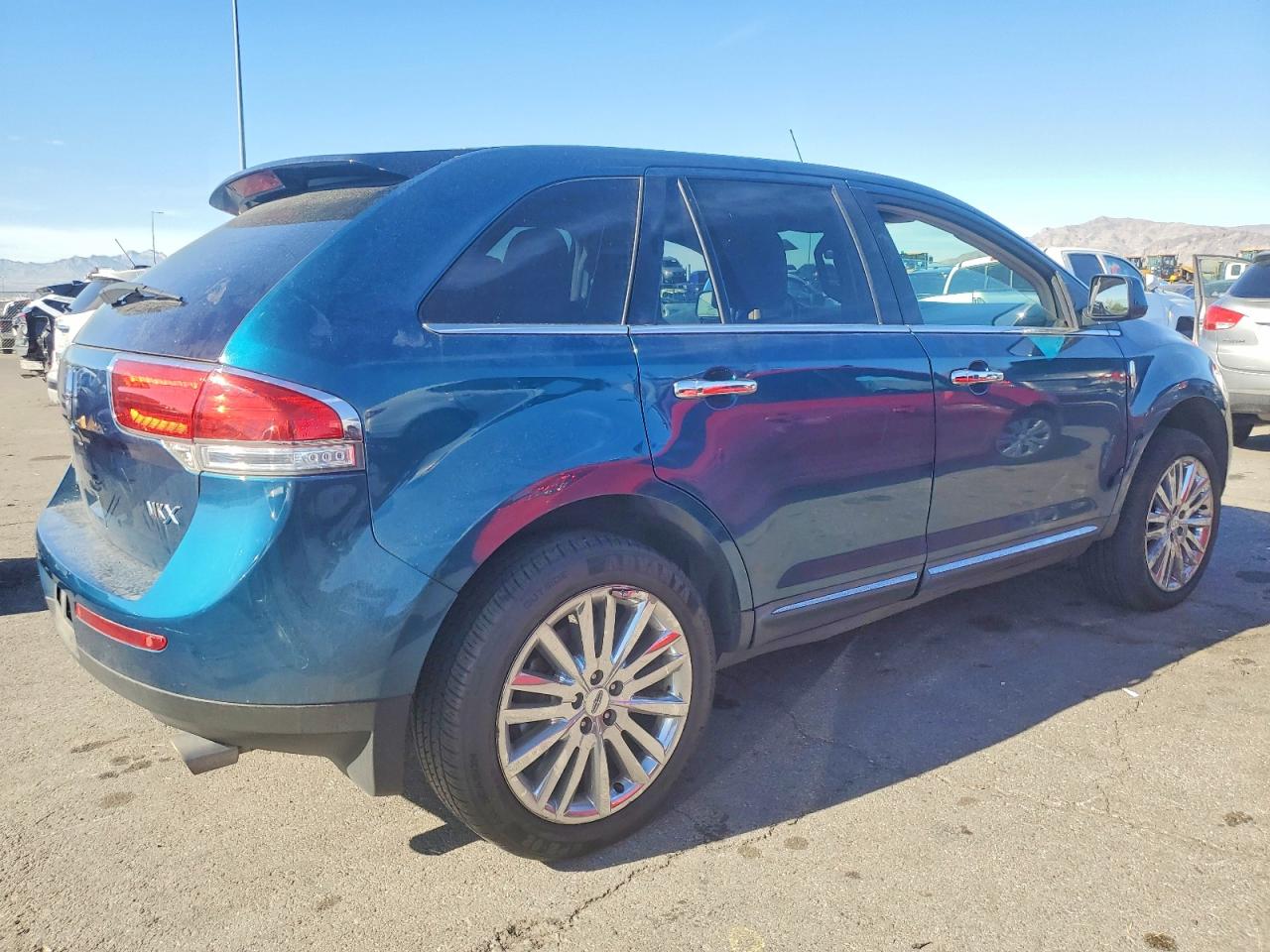 2011 Lincoln Mkx VIN 2LMDJ6JK5BBJ10612 photo 3