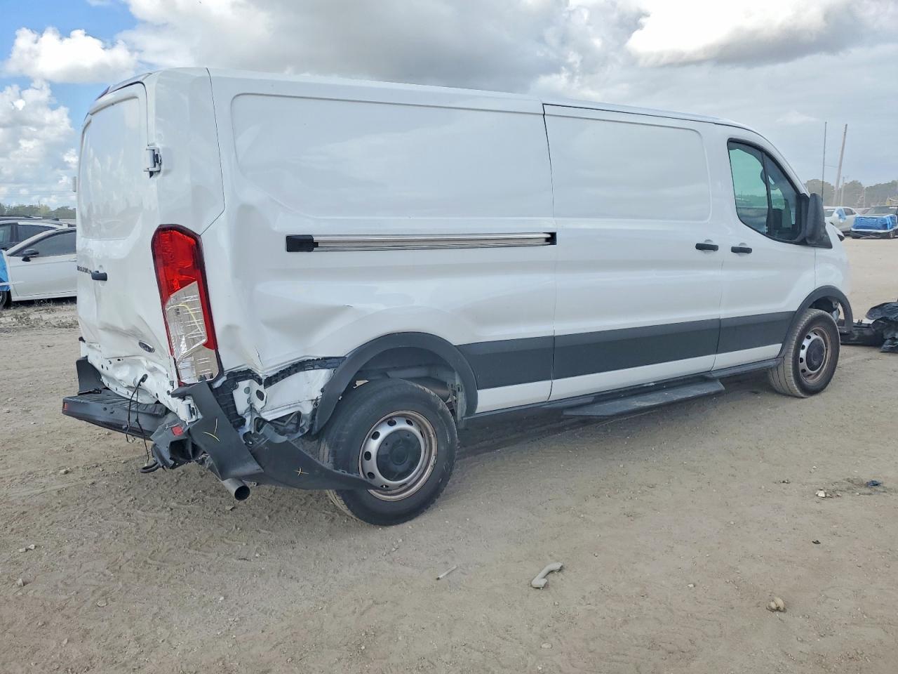2025 Ford Transit VIN 1FTBR1Y89SKA07406 photo 3