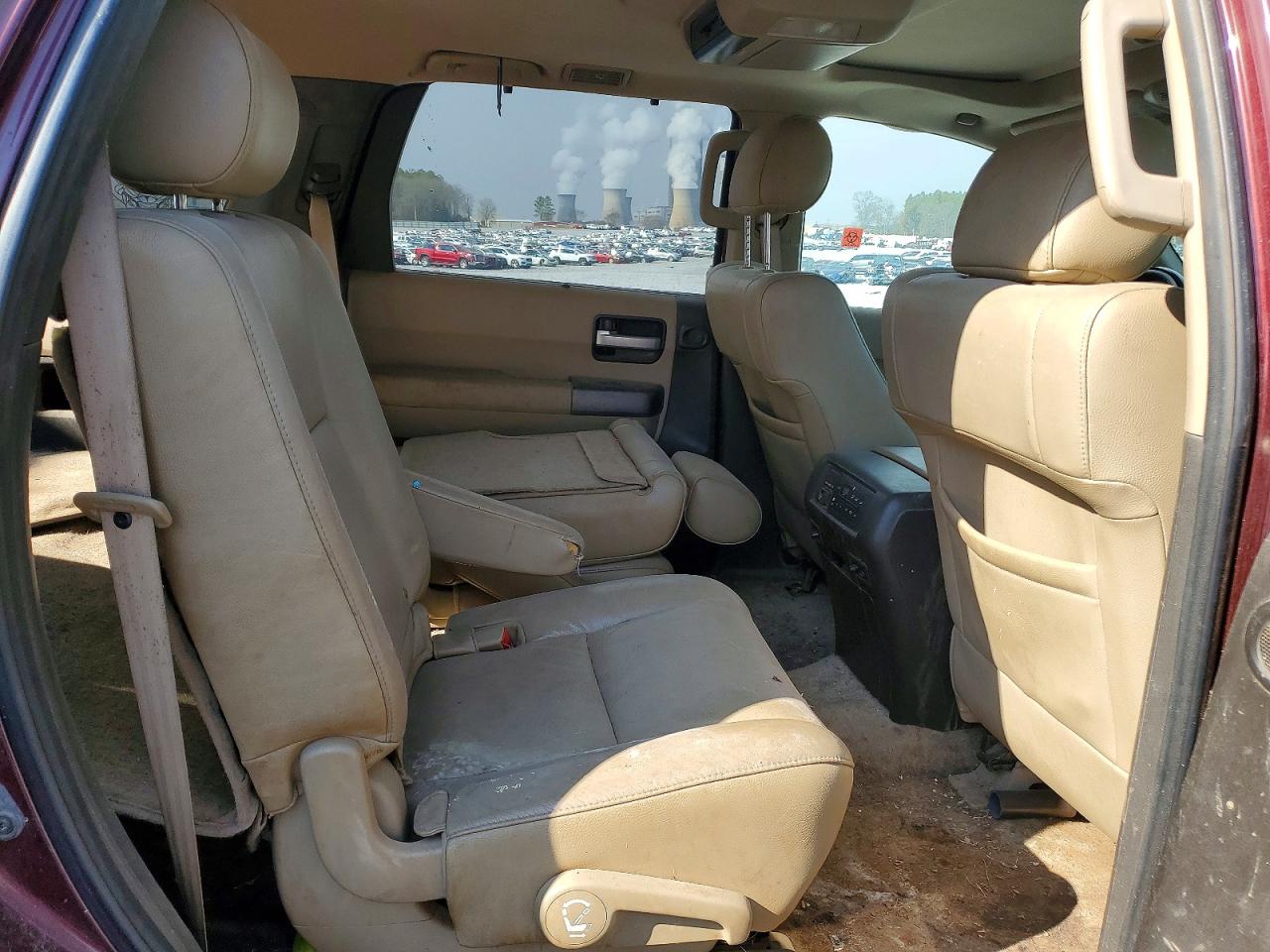 2011 Toyota Sequoia VIN 5TDKY5G15BS035856 photo 10