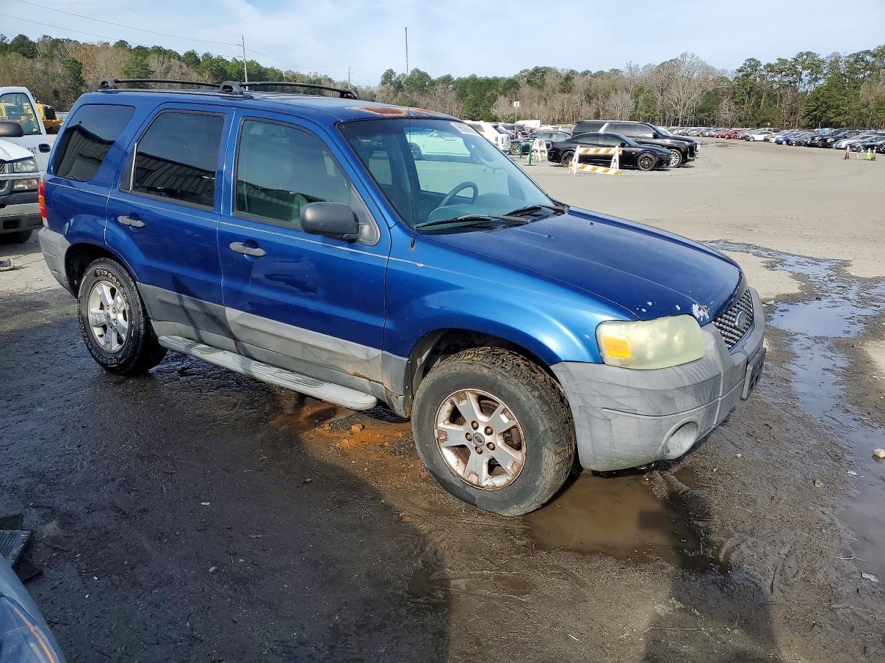 2007 Ford Escape VIN 1FMYU93Z47KA39075 photo 4