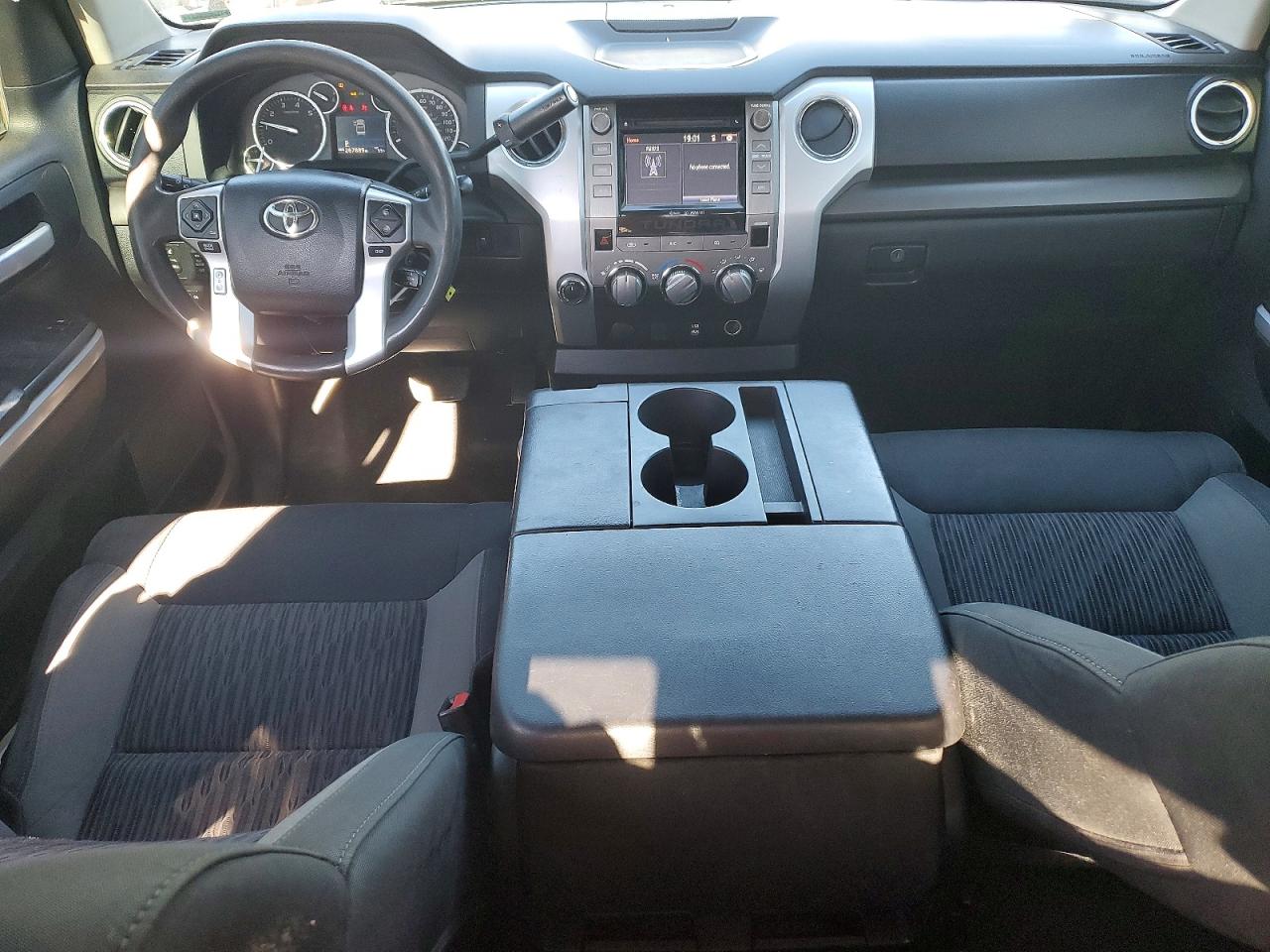 2015 Toyota Tundra VIN 5TFUW5F15FX445444 photo 8
