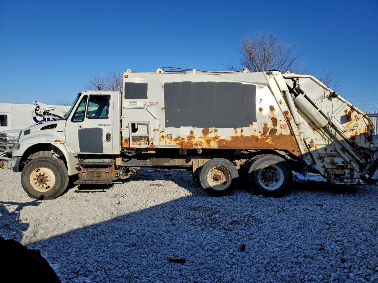 2011 International 4000 serie VIN 1HTMKAAN6BH291414 photo 3