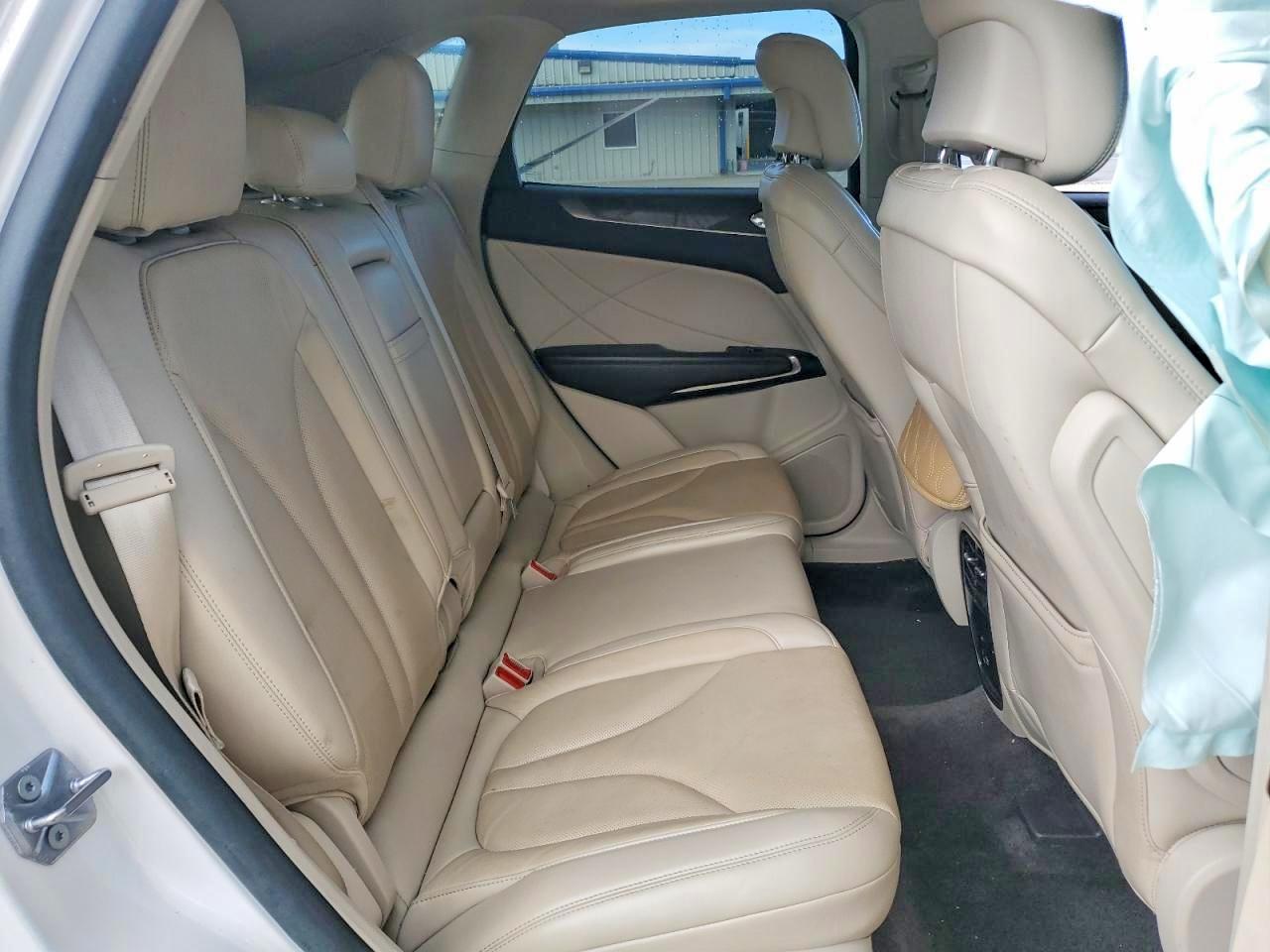 2019 Lincoln Mkc VIN 5LMCJ3C9XKUL02034 photo 11