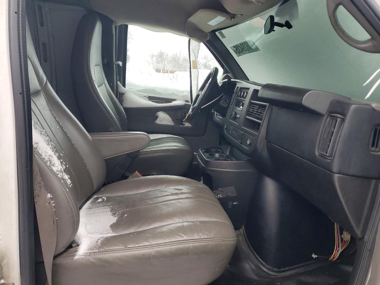 2015 CHEV Express VIN 1GCWGGFF8F1106046 photo 7