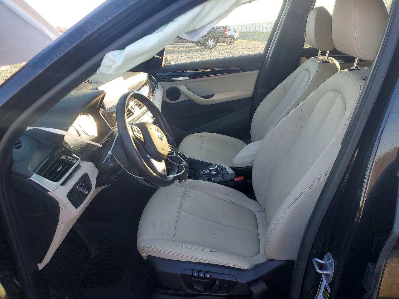 2021 BMW X1 VIN WBXJG9C01M5T58347 photo 7