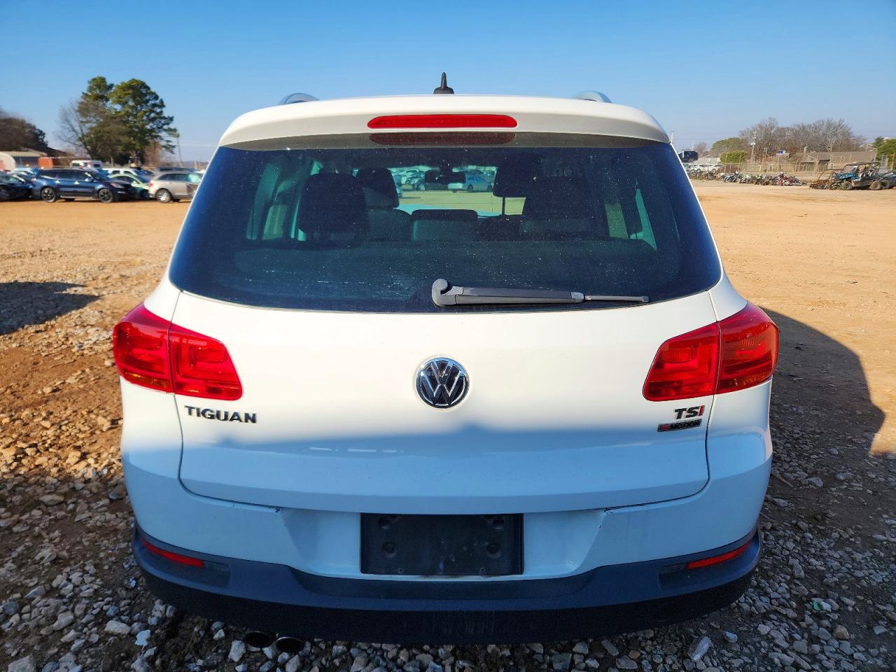 2017 Volkswagen Tiguan VIN WVGSV7AX4HK009746 photo 6