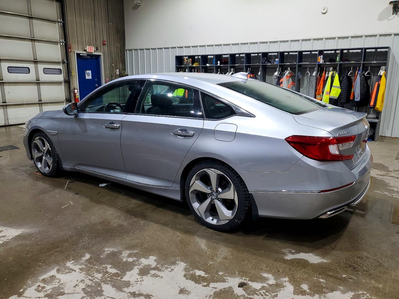 2018 HONDA Accord VIN 1HGCV2F95JA043455 photo 2