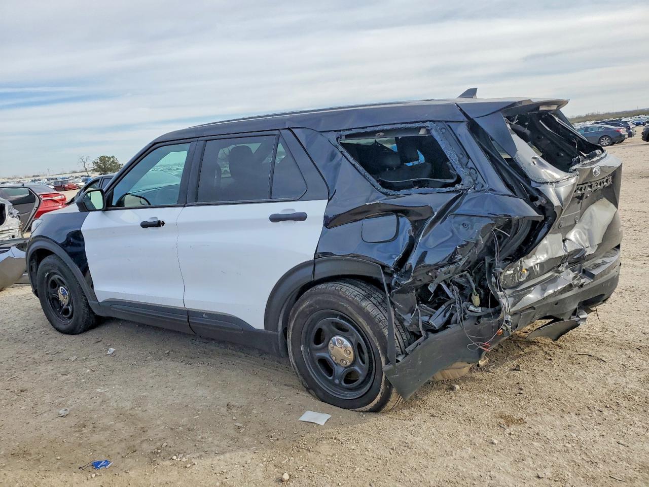 2024 Ford Explorer VIN 1FM5K8AB3RGA68288 photo 2