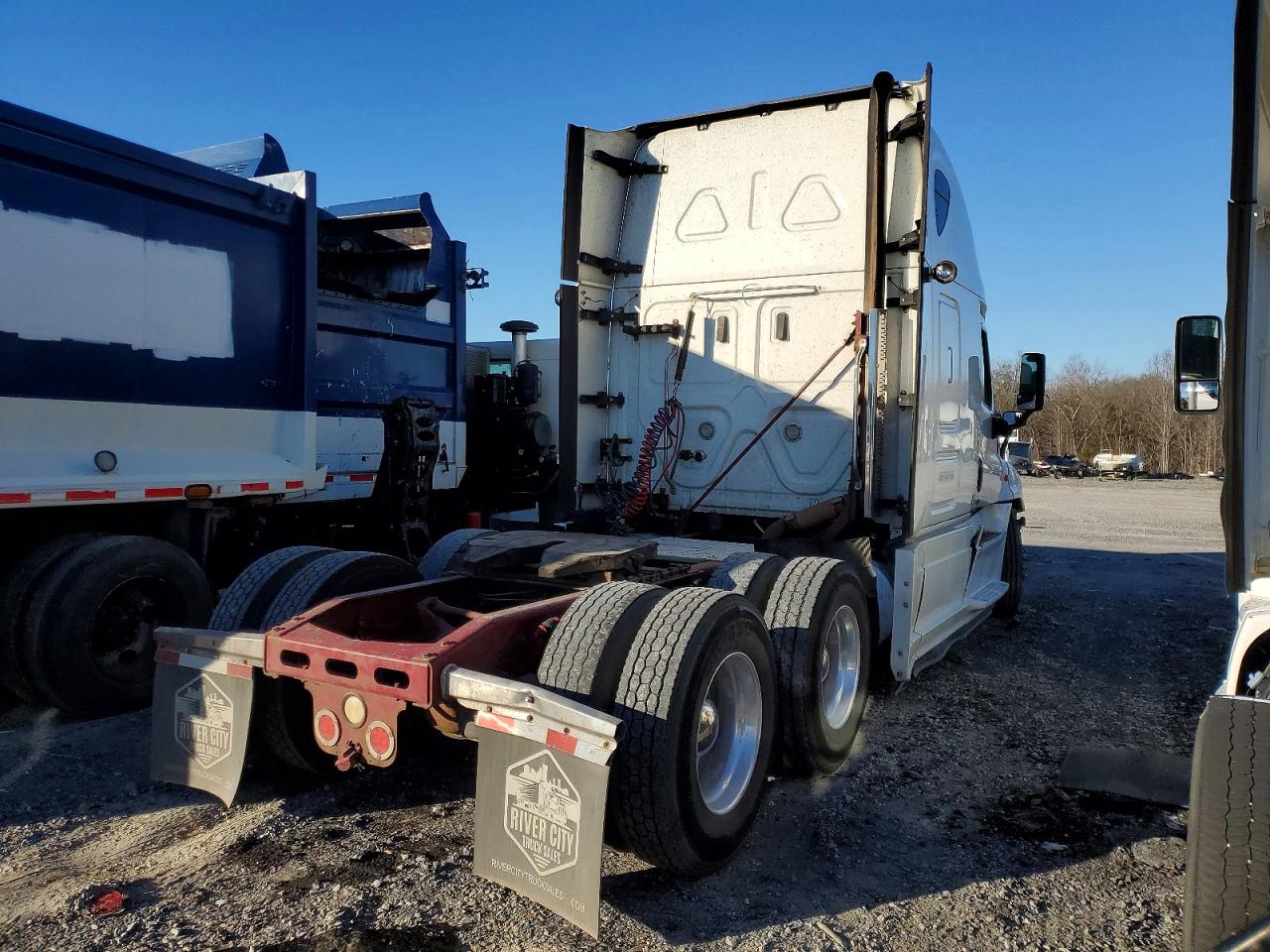 2018 FREIGHTLINER All other VIN 1FUJGLDR5JLJR2003 photo 4