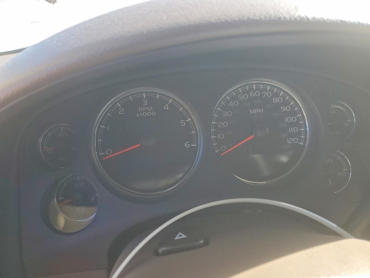 2012 Chev Tahoe VIN 1GNSCBE00CR141212 photo 9