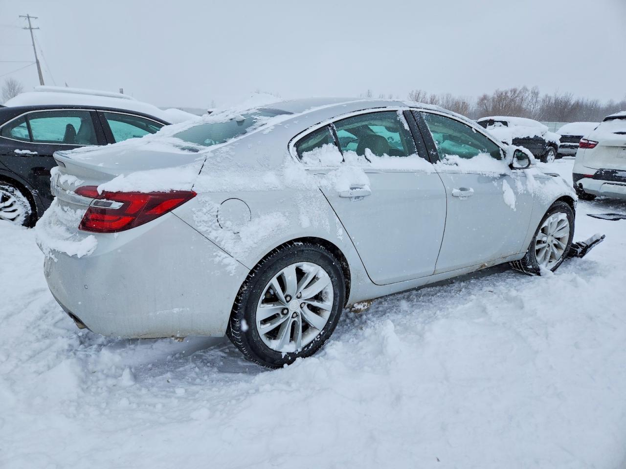2017 Buick Regal VIN 2G4GR5GX7H9111016 photo 3