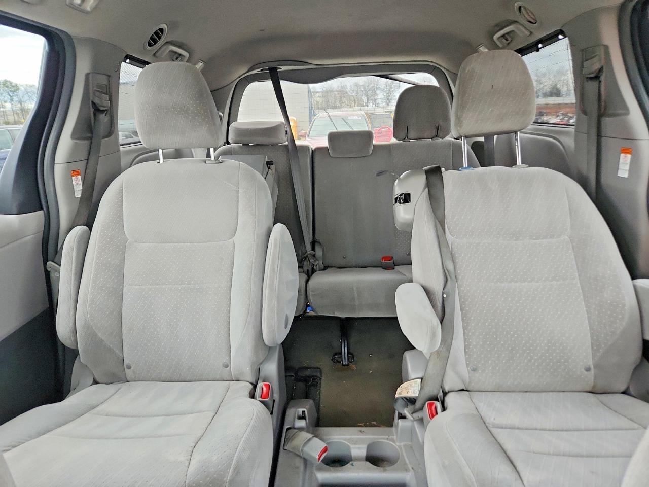 2018 Toyota All models VIN 5TDKZ3DC0JS945758 photo 10