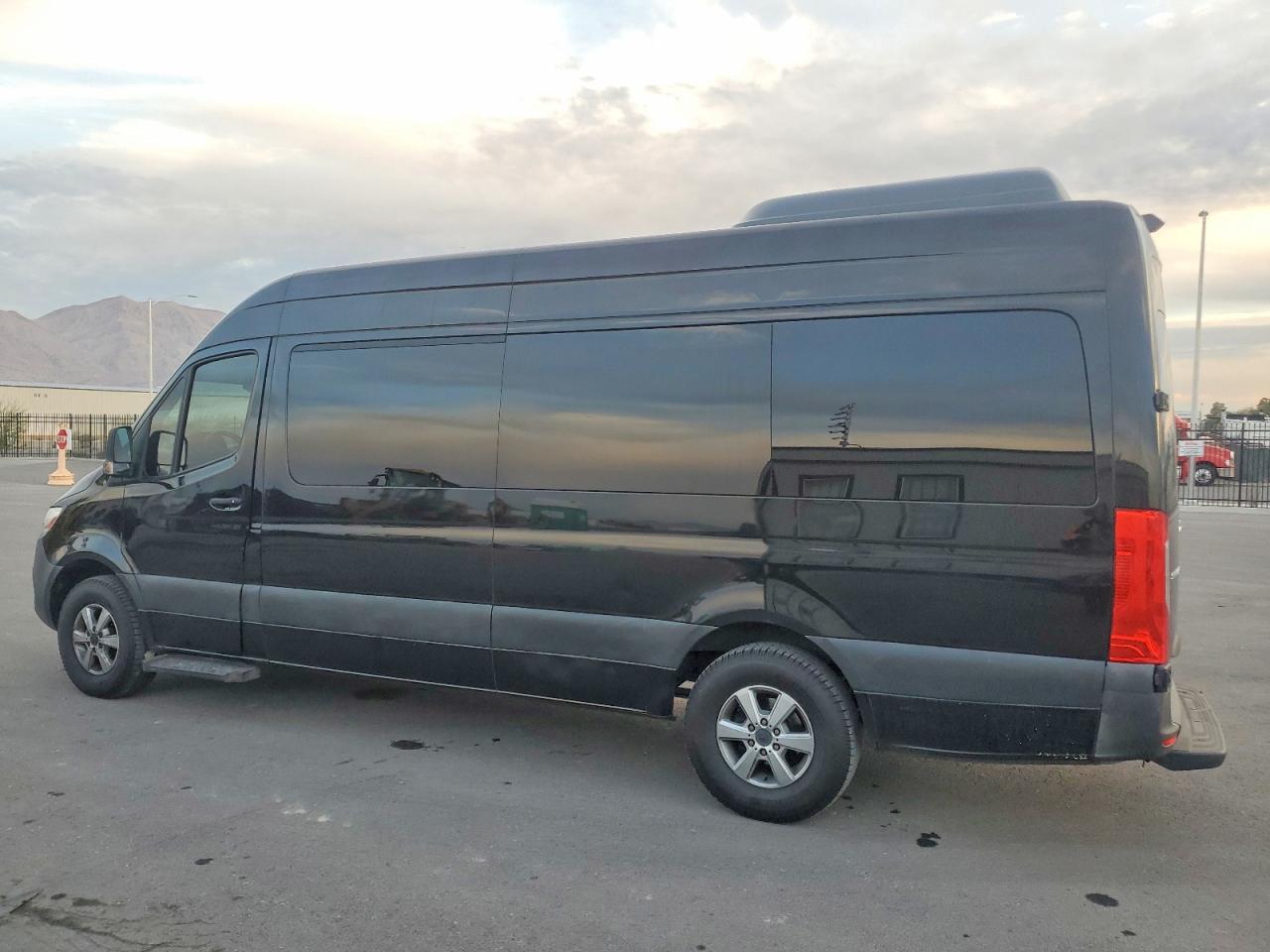 2019 MERCEDES-BENZ Sprinter VIN WDZPF1CD7KT000712 photo 3