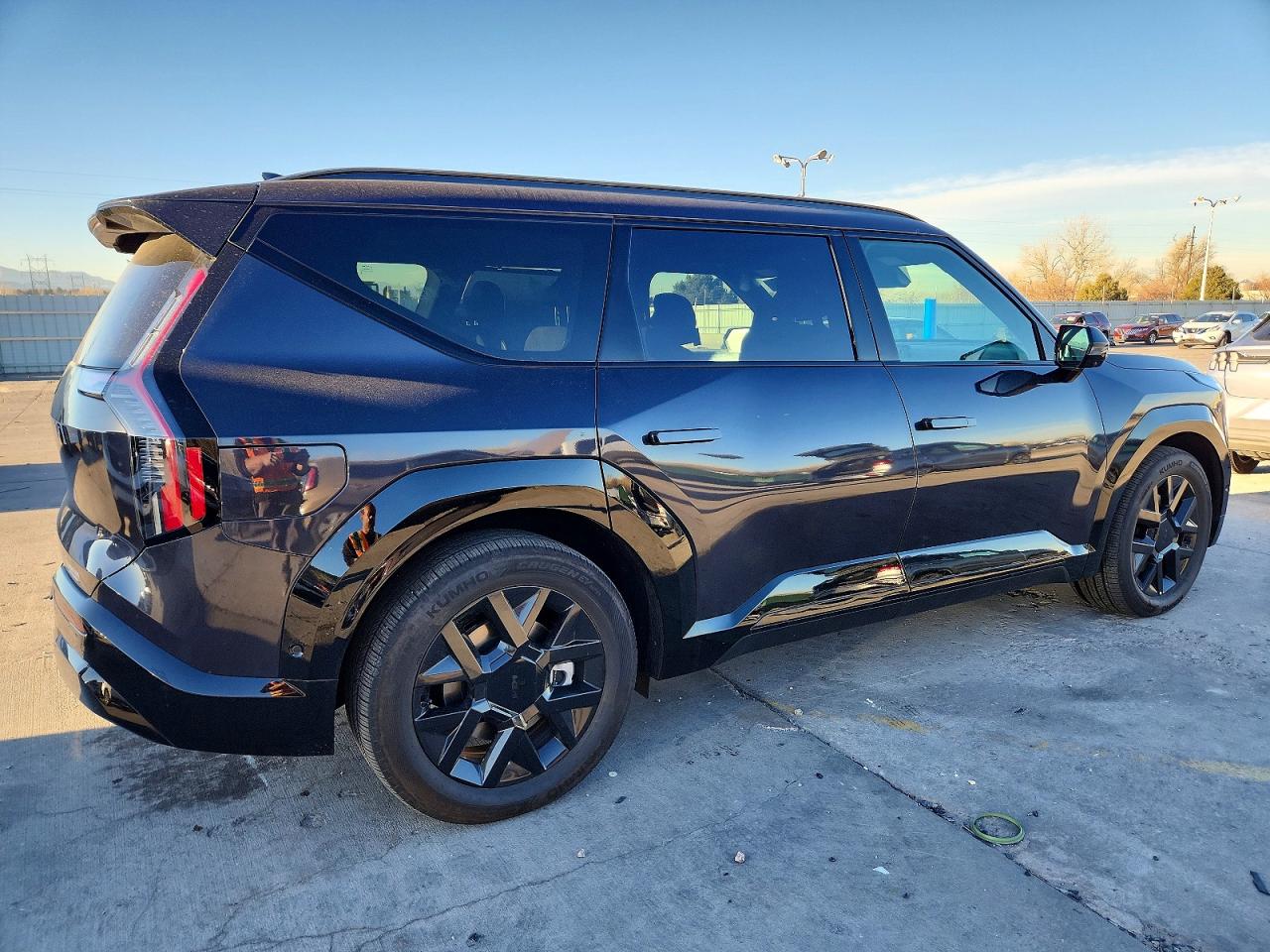 2026 Kia Ev9 land VIN 5XYADFS54TG007424 photo 3