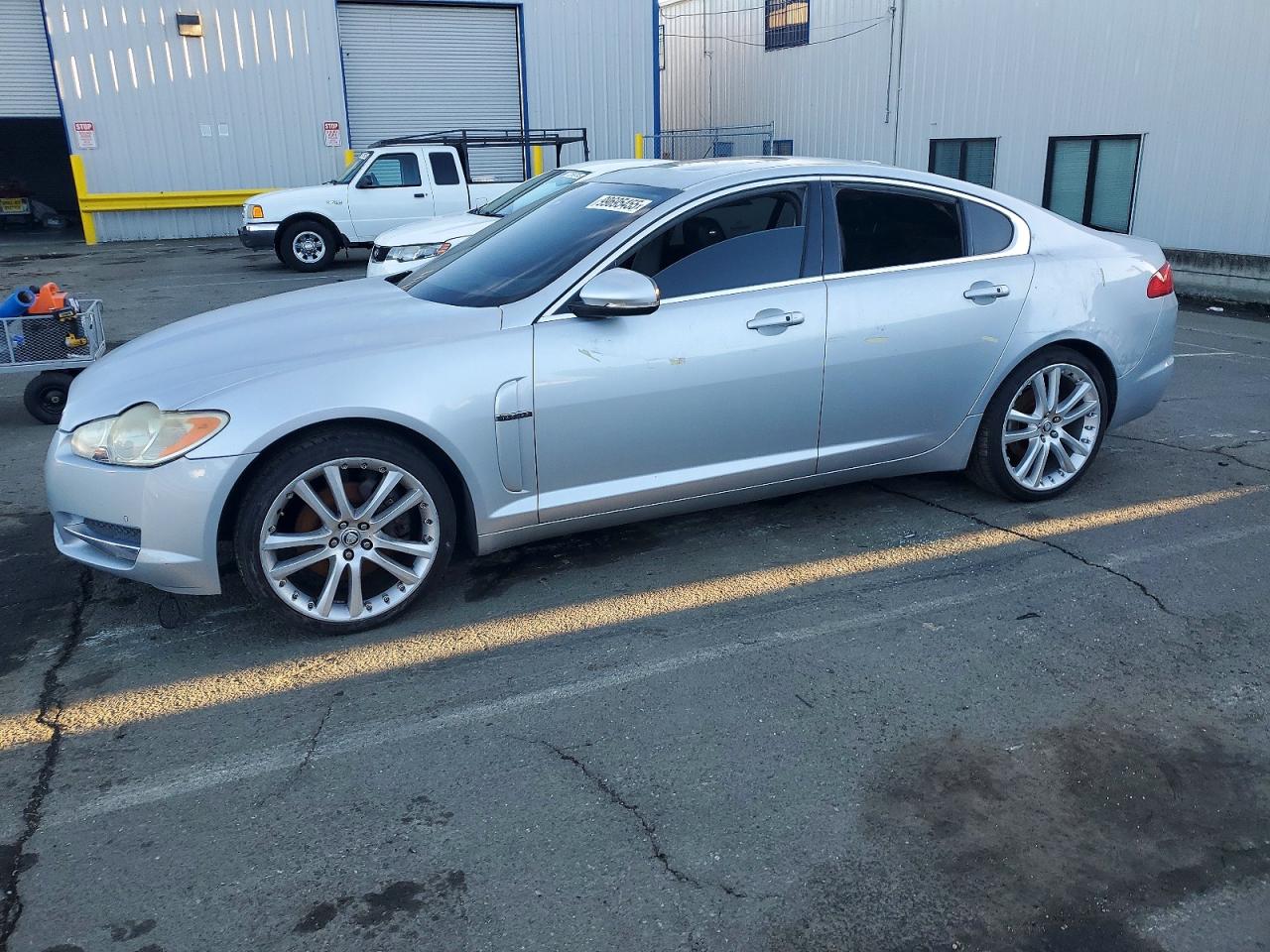 2010 Jaguar Xf VIN SAJWA0GB6ALR56941 photo 1