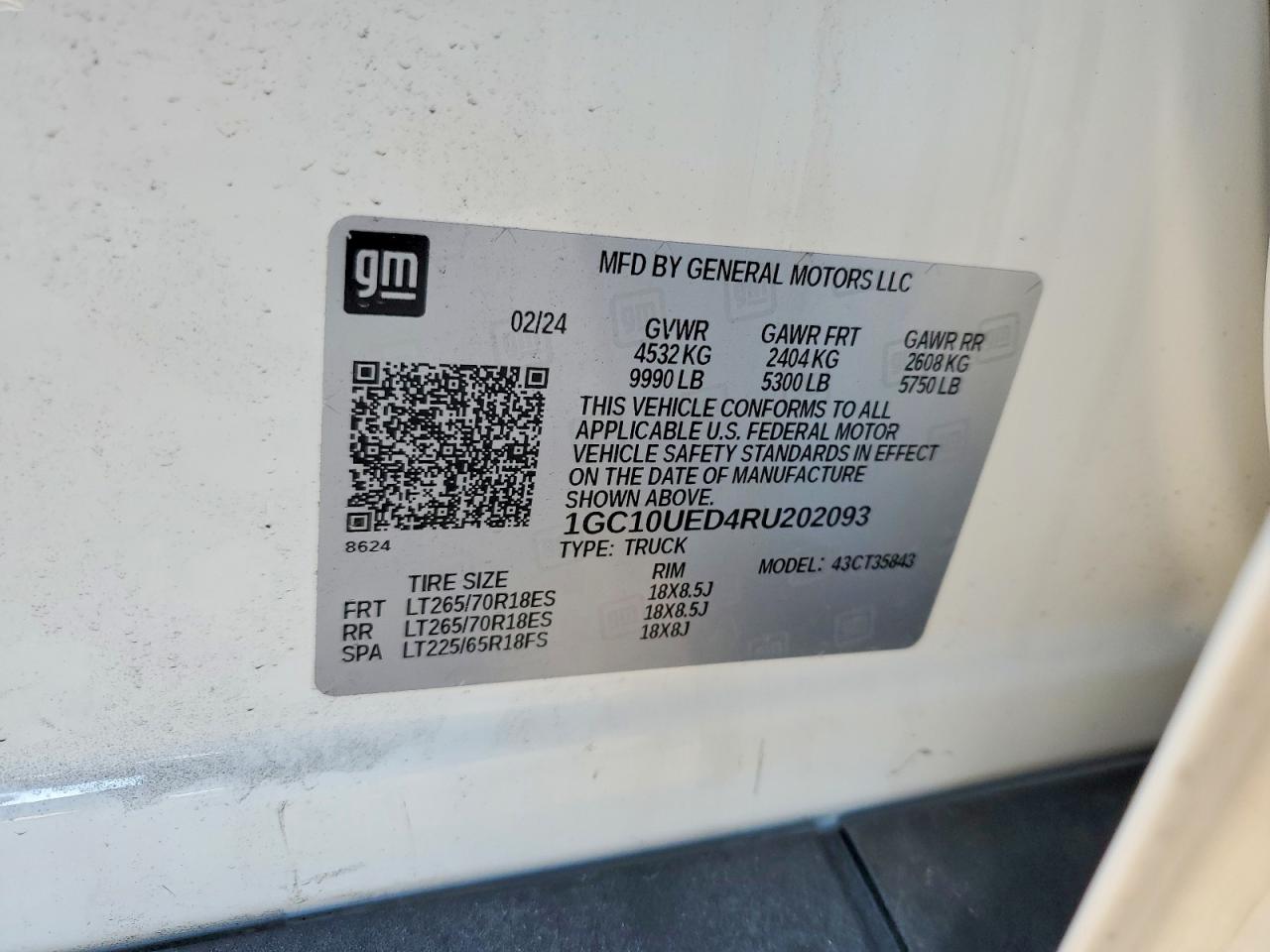 2024 Chevrolet All models VIN 1GC10UED4RU202093 photo 12
