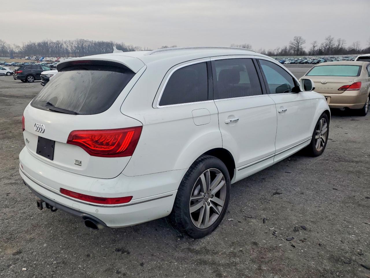 2015 Audi Q7 VIN WA1VMAFE2FD016585 photo 3