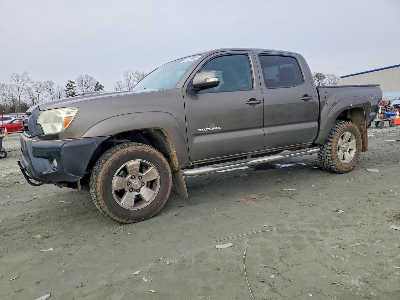 2013 Toyota Tacoma VIN 5TFJU4GN7DX044043 photo 1