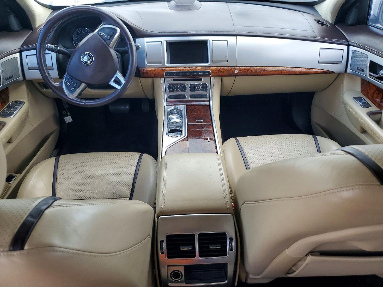2015 Jaguar Xf VIN SAJWA0F7XF8U55137 photo 8