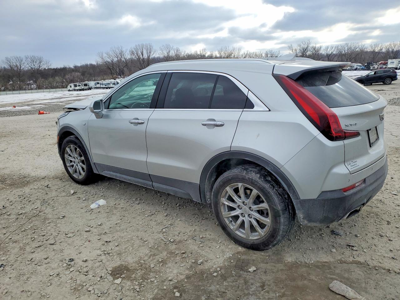 2021 Cadillac Xt4 VIN 1GYAZAR48MF000704 photo 2