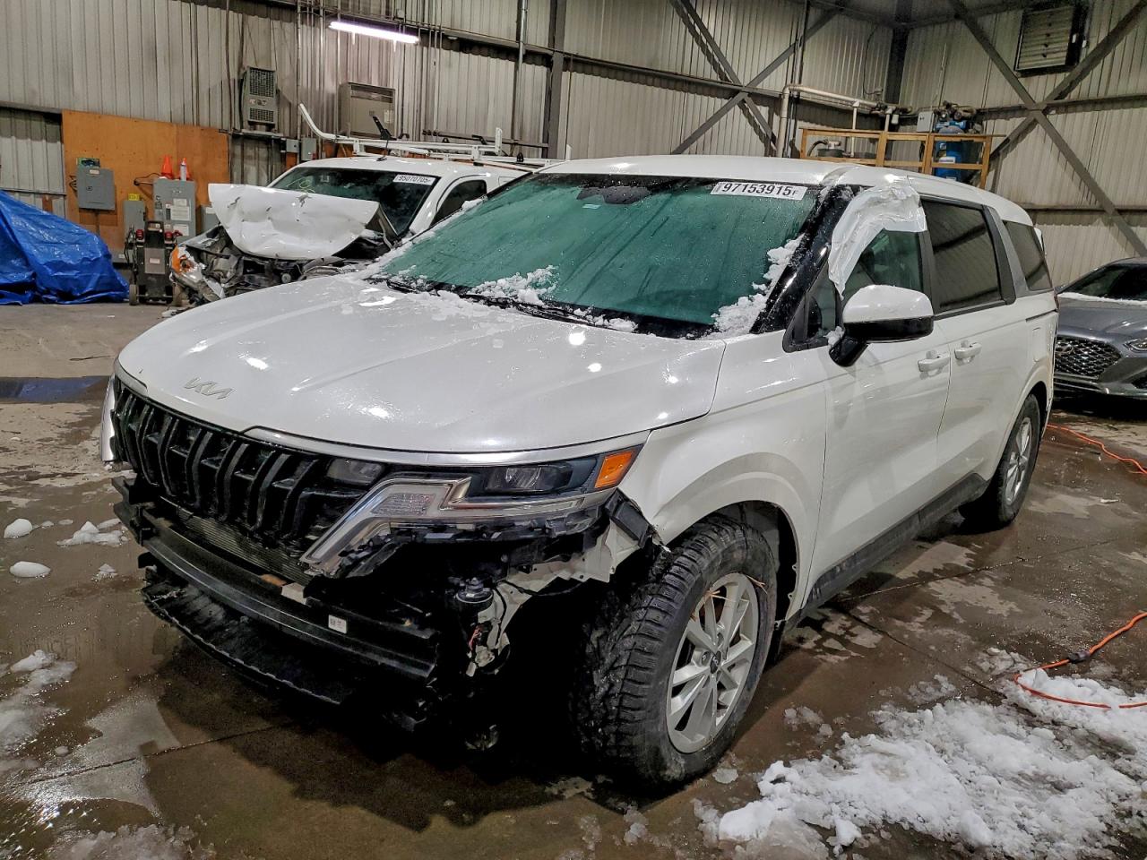 2023 Kia Carnival l VIN KNDNB5H39P6259251 photo 1