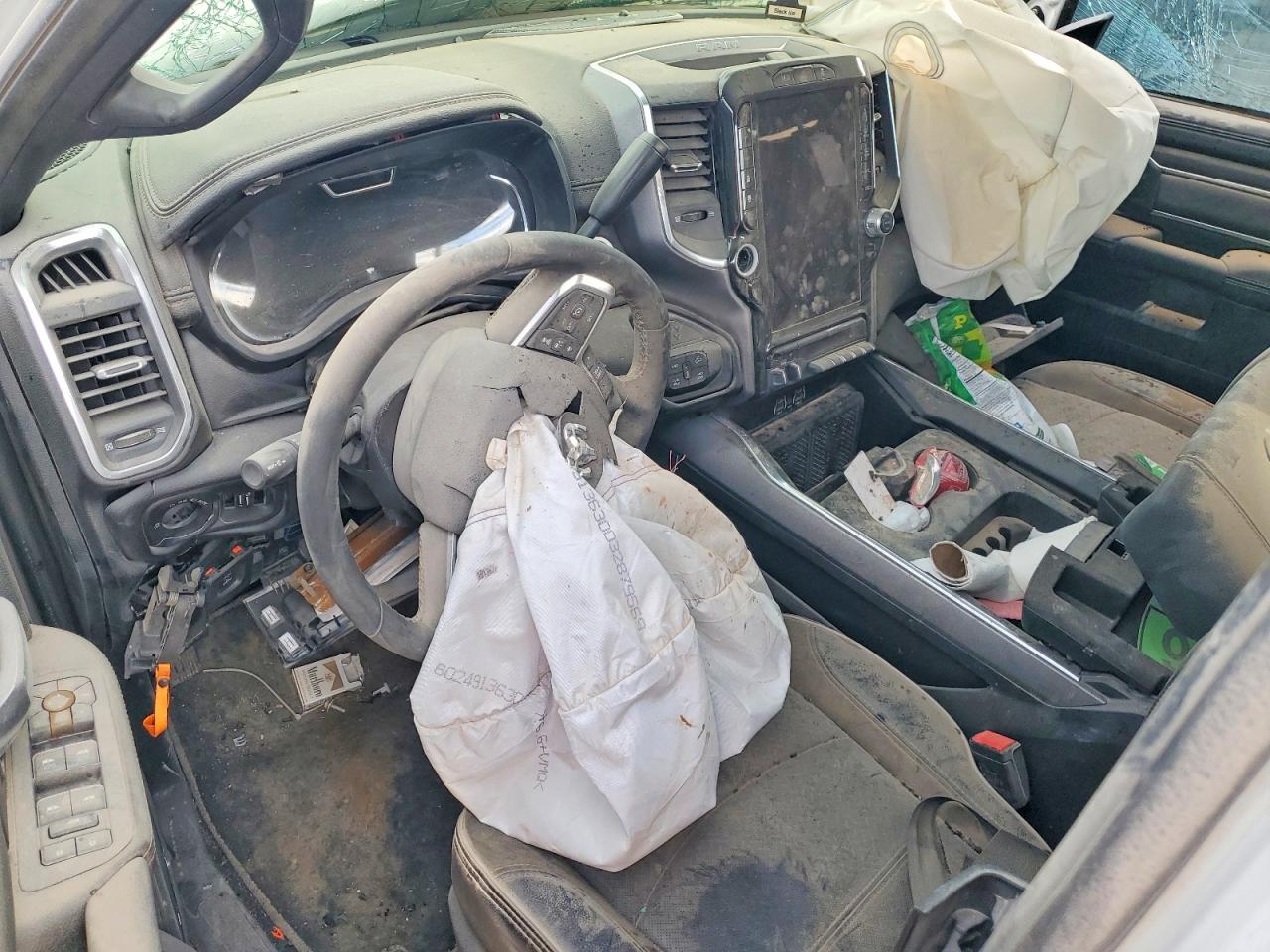 2025 Ram 2500 VIN 3C6UR5FLXSG567750 photo 8
