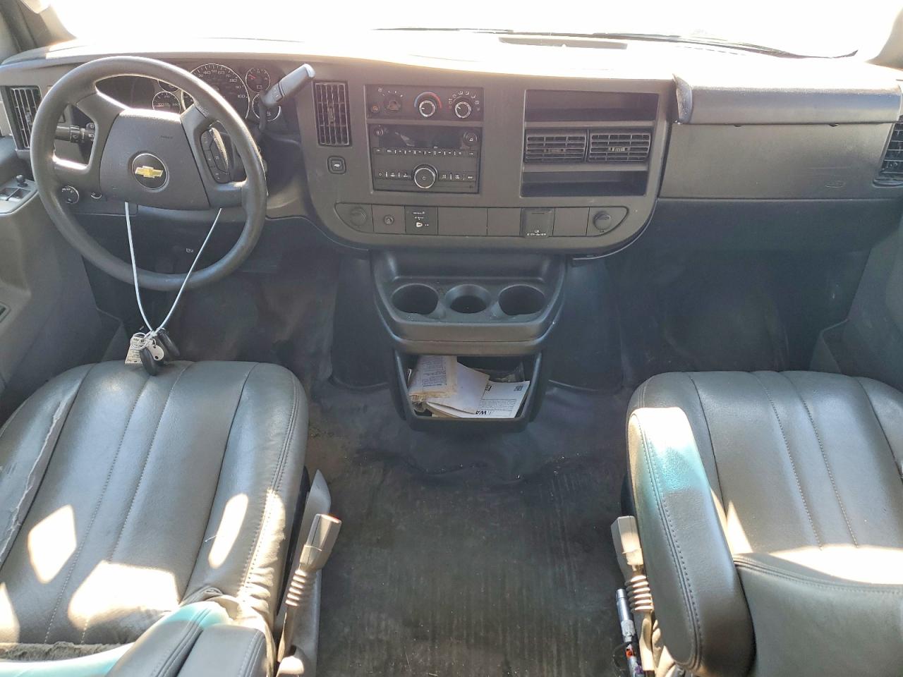 2019 Chevrolet Express VIN 1GAZGNFP5K1311577 photo 8