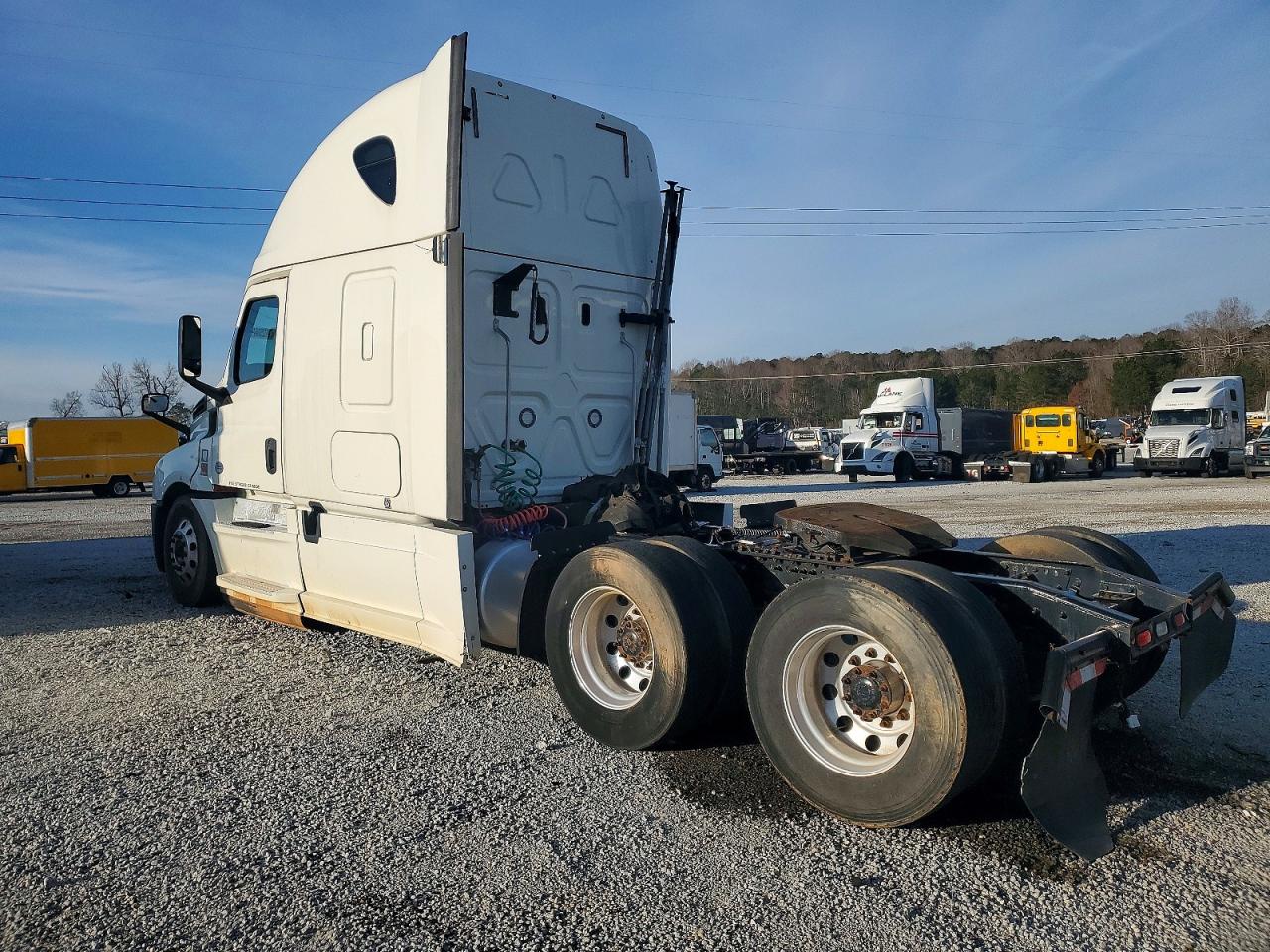 2019 FREIGHTLINER All other VIN 3AKJHHDR6KSKT6574 photo 3